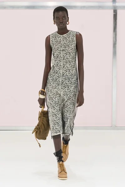 Look 12